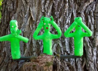 Czy można uszkodzić słuch patyczkiem?