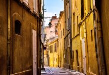 Czym zastąpić piłkę do pilatesu?