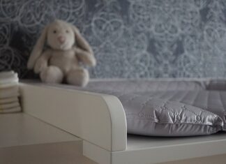 Czym smarować dziecko przy przewijaniu? Czym smarować dziecko przy przewijaniu?