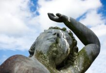 Jak długo utrzymują się odchody poporodowe?